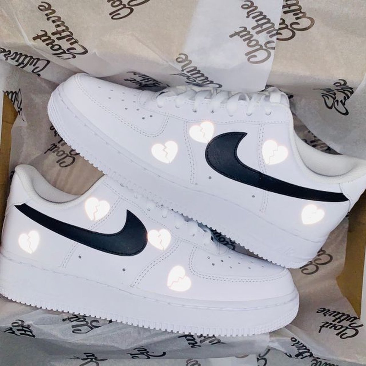 Heat transfer gebroken hartjes voor Custom Air Force 1 sneakers | broken hearts | Nike hartjes | reflecterend | reflective met strijkijzer aanbrengen | 8 stuks strijkapplicatie | DIY customize voor kleding en schoenen